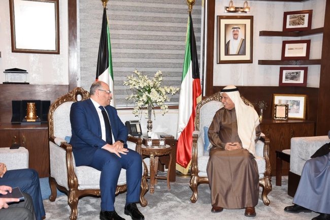 الفضالة بحث مع السفير المصري أوضاع «البدون» الدارسين في مصر