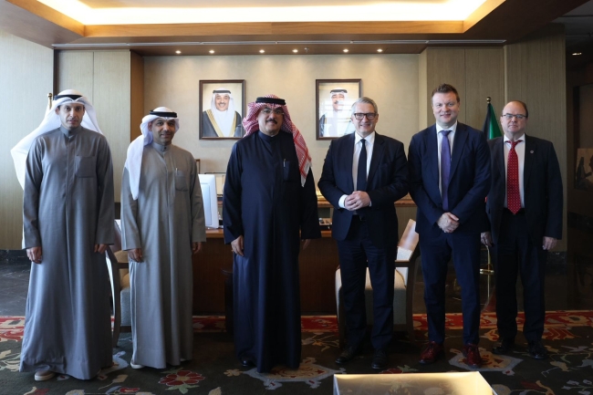 وزير التربية بحث سبل تطوير القطاع التعليمي مع سفير فنلندا