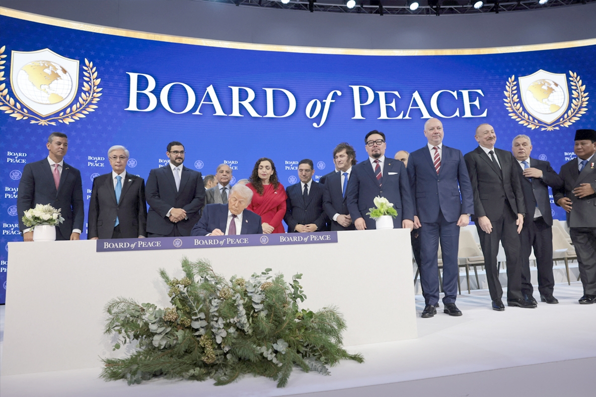 ترامب يطلق «مجلس السلام»: غزة أولاً ثم «حرائق العالم» 