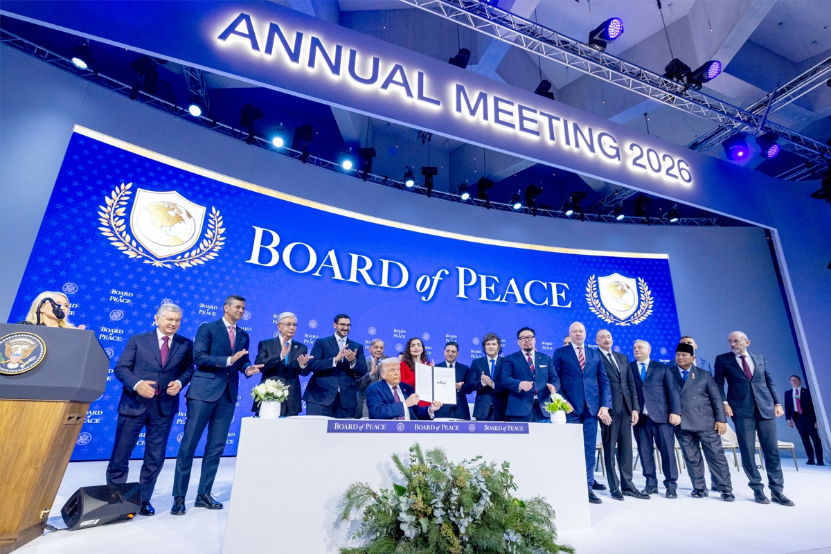 ترامب يطلق «مجلس السلام» ويتراجع عن ضم غرينلاند 