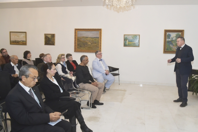 سفير التشيك: أصدرنا 6 آلاف تأشيرة العام الماضي