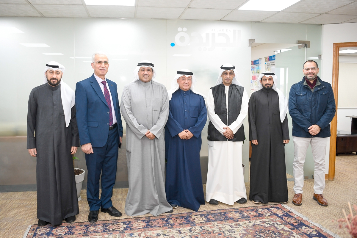 رئيس التحرير يستقبل وفداً من مركز حمد الصقر للتقنية والابتكار 