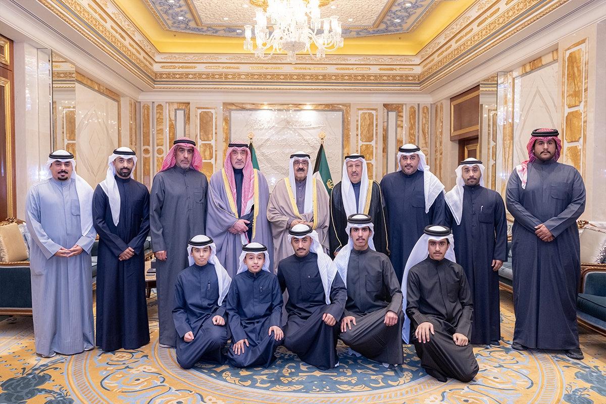 سمو الأمير يستقبل النائب الأول وأهالي شهيدي الواجب العقيد الخمسان والرقيب الهاجري 