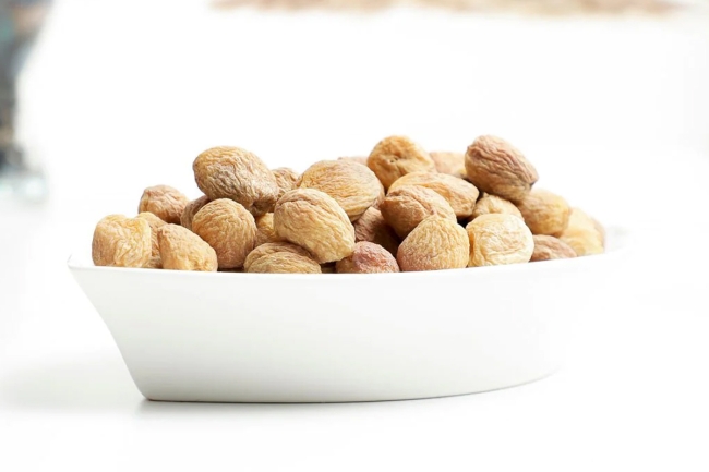 اخبار المجتمع – المشمش الأفغاني في تركيا والإمارات العربية المتحدة