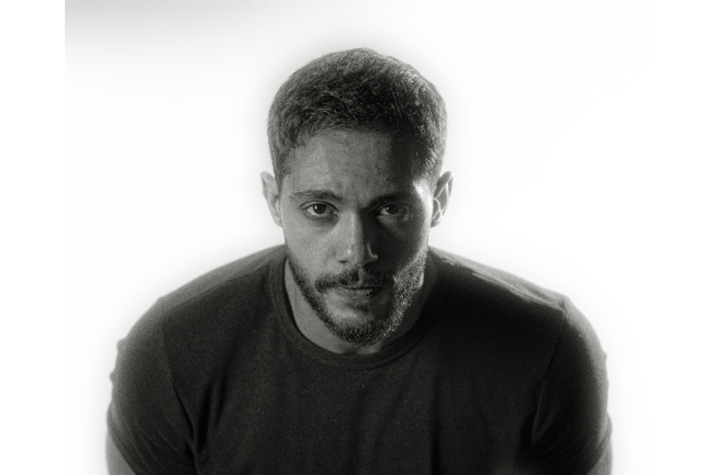 حمد الويباري يفوز بجائزة أفضل صانع محتوى ضمن جائزة الكويت للإعلام «شراع»