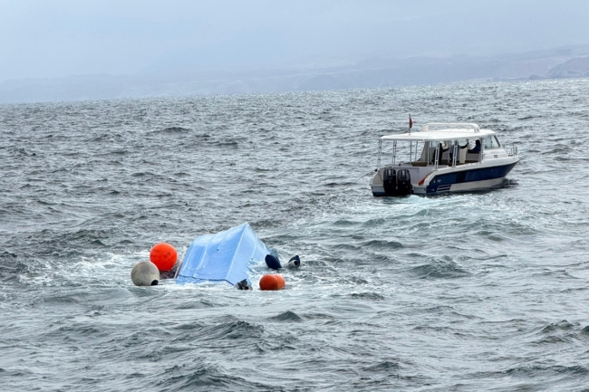 عُمان.. وفاة ثلاثة سياح وإصابة شخصين آخرَيْن جراء انقلاب قارب