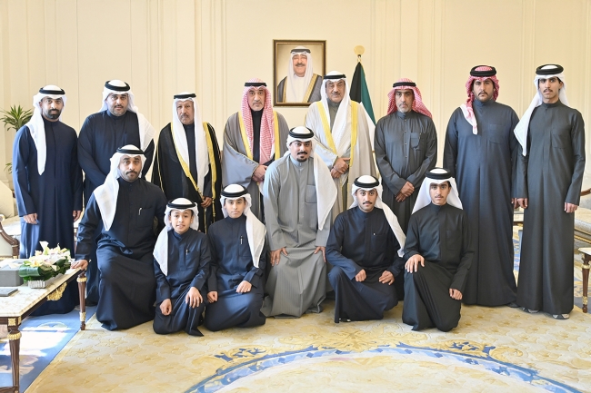 ولي العهد يستقبل اليوسف وأهالي شهيدي الواجب العقيد الخمسان والرقيب الهاجري