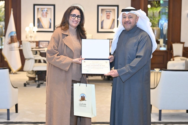 الناصر يكرم أنوار الجزاف