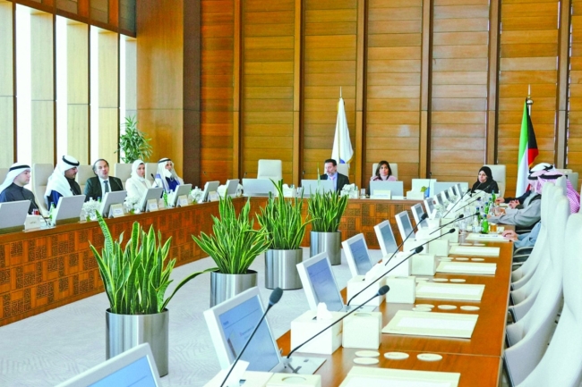 الجامعة و«غوغل» تبحثان التعاون والتحول الرقمي في التعليم العالي