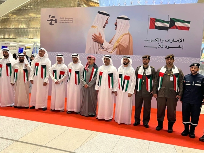 سفير الكويت لدى الإمارات يشارك في فعالية بمطار أبوظبي