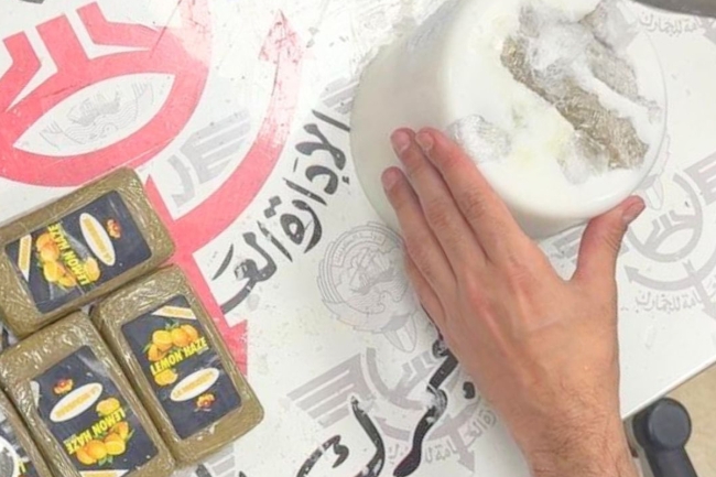 إحباط تهريب شحنة مخدرات قادمة من المملكة المتحدة عبر الترانزيت