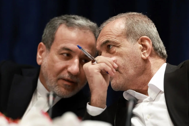 بزشكيان يكلف عراقجي تمثيل طهران في المفاوضات مع واشنطن ضمن إطار «المصالح الوطنية»