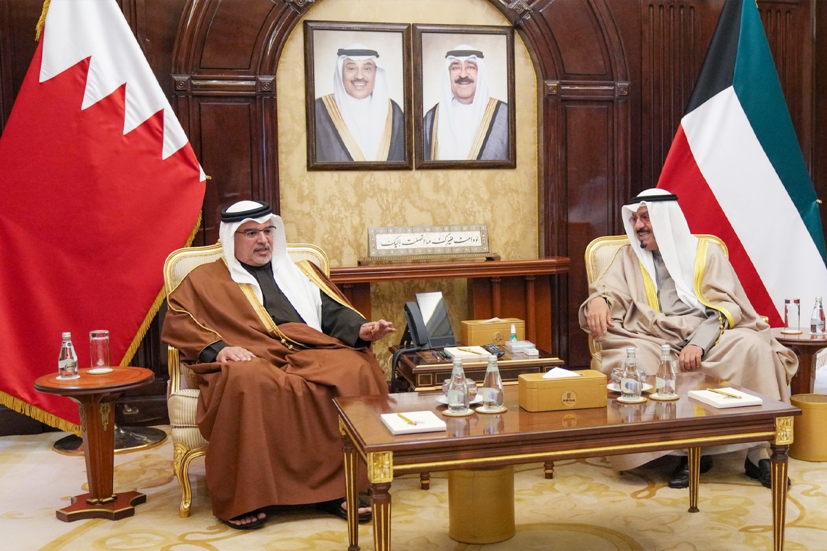 رئيس الوزراء يستقبل ولي العهد البحريني 