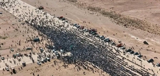 آلاف يشيعون سيف الإسلام القذافي في بني وليد غرب ليبيا