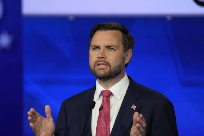 فانس يتعرض لصيحات استهجان في الأولمبياد الشتوي في ايطاليا...وترامب يدافع عنه