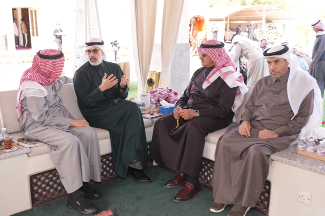 «عزايز» تحتضن الدبلوماسيين... تعزيز التواصل والتقارب