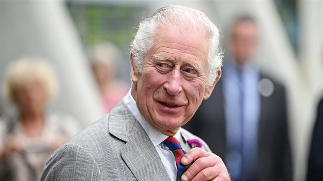 الملك تشارلز مستعد لمساعدة الشرطة في التحقيق بصلات شقيقه أندرو بإبستين
