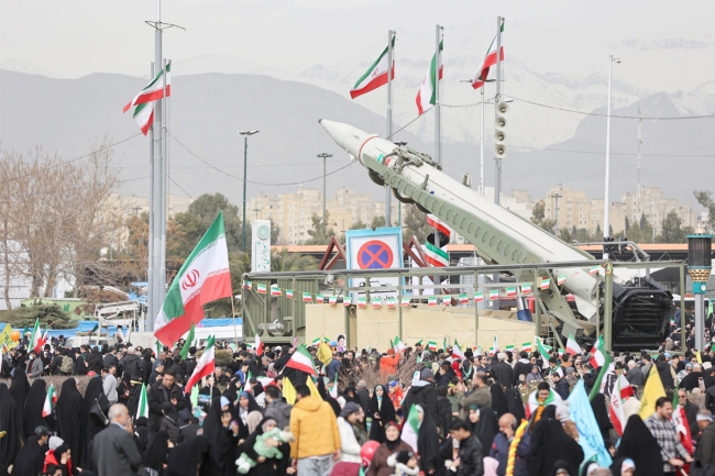 ترامب يتمسك بإدراج «الصواريخ» في أي صفقة مع إيران