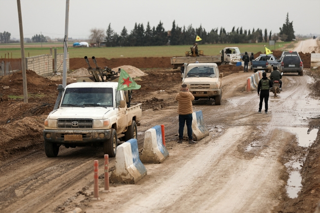 الجيش السوري يتسلم قاعدة الشدادي ‌العسكرية في ريف الحسكة بتنسيق مع أميركا