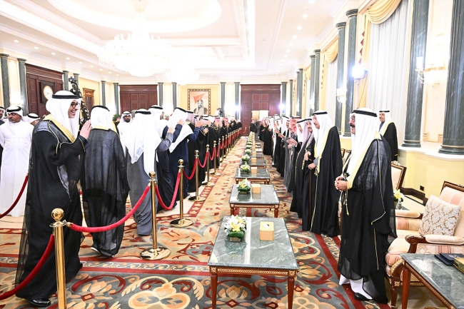 سمو الأمير وولي العهد وأسرة آل الصباح يستقبلون المهنئين بحلول شهر رمضان