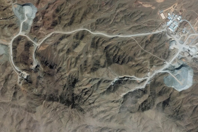 صور أقمار صناعية تظهر أن إيران تحصّن مواقع عسكرية