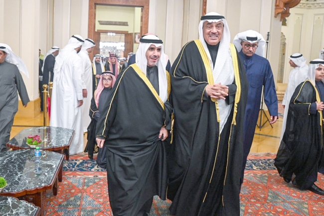 حشود رسمية وشعبية في «دار سلوى» للتهنئة برمضان