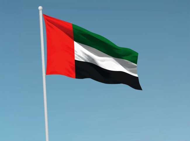 الإمارات تعلن إغلاق سفارتها في طهران.. وسحب سفيرها