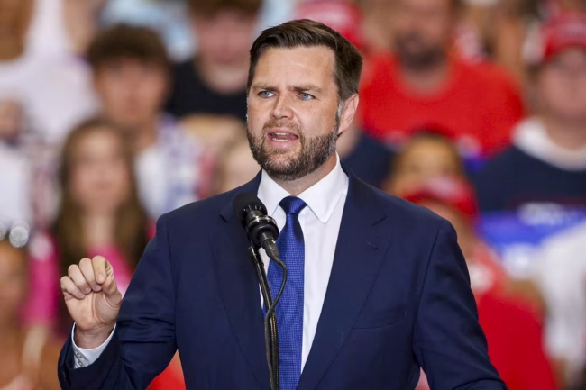 نائب الرئيس الأميركي: ترامب قرر ضرب إيران لأنها كانت على حافة امتلاك سلاح نووي