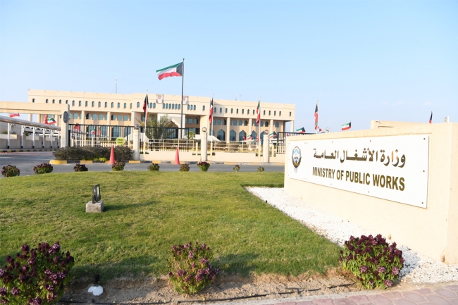 «الأشغال»: استمرار صيانة الطرق السريعة وفق المخطط له