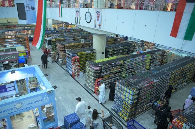 «التجارة»: حركة التسوق في مراكز التموين والجمعيات.. طبيعية