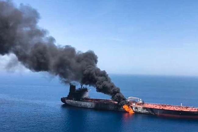 «الحرس الثوري» الإيراني يستهدف ناقلة نفط بمسيرة في مضيق هرمز