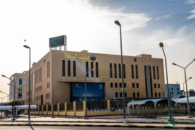 بيت الزكاة يستأنف توزيع وجبات إفطار الصائم في المستشفيات والمطار