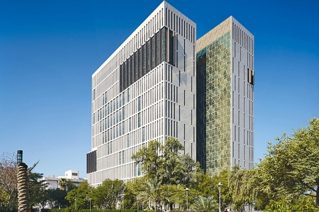 «الكلية» ترجئ النظر في جميع القضايا المقامة من وضد «التأمينات»