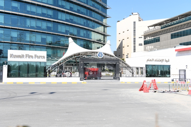 «الإطفاء»: السيطرة على حريق «التأمينات» إثر تعرضه لاستهداف