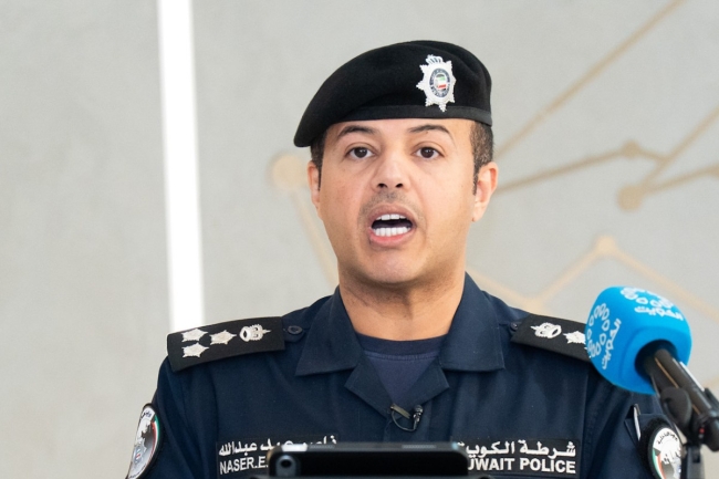 «الداخلية»: الجهات المختصة تعاملت بسرعة وكفاءة مع بلاغات بسقوط شظايا جراء الاعتراضات الدفاعية