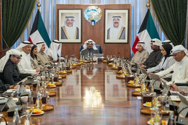 مجلس الوزراء مستمر في حالة انعقاد دائم