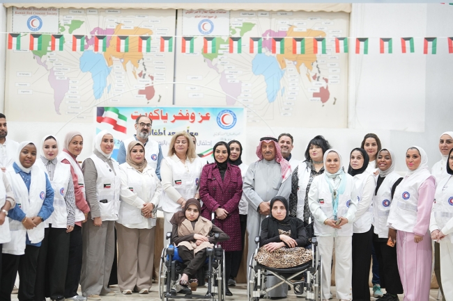 وزيرة «الشؤون» تزور «الهلال الأحمر» وتطلع على جاهزيته للظروف الطارئة