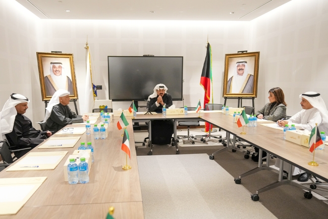 سمو رئيس الوزراء يُشيد بجهود الإدارة الجامعية والكوادر الأكاديمية