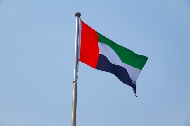 «الدفاع الإماراتية»: نتعامل مع تهديدات صاروخية وطائرات مسيرة قادمة من إيران