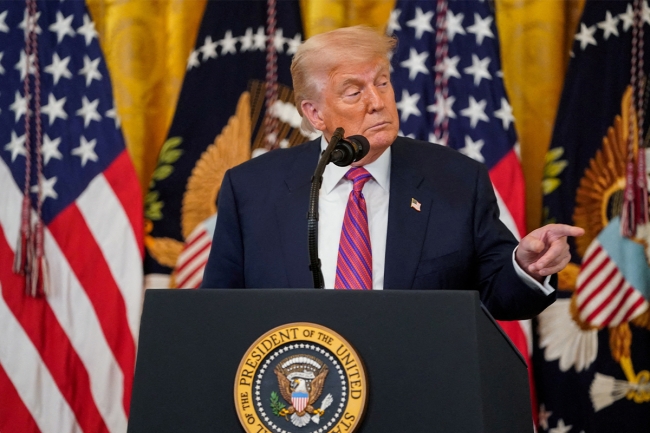 ترامب يتوعد إيران بـ«ضربات شديدة».. الأسبوع المقبل