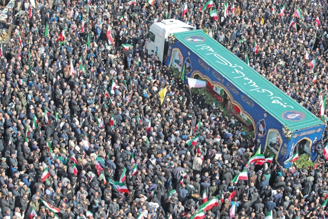 الحرب الإيرانية تدخل مرحلة الحسم... وأول استهداف للغاز