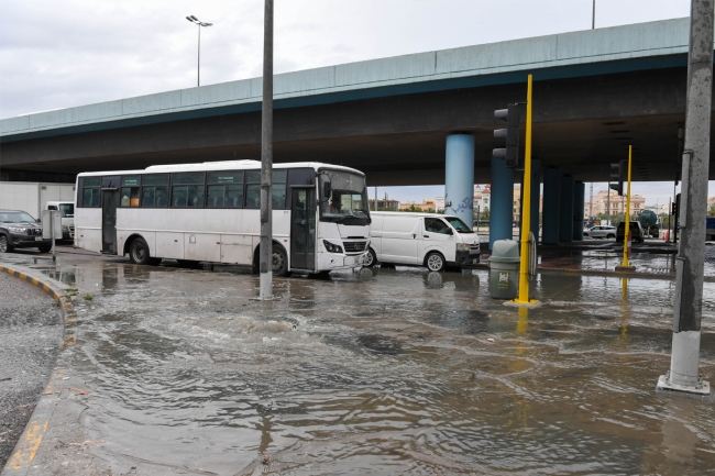«الأشغال»: فرق الطوارئ تعاملت مع جميع البلاغات في الطرق الداخلية والسريعة