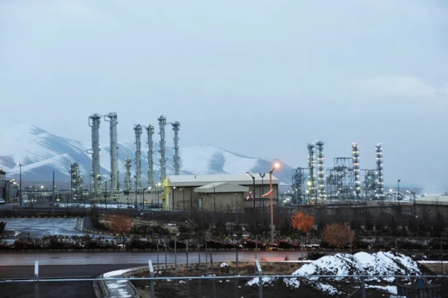 هجوم «أميركي - إسرائيلي» على مفاعل أراك للماء الثقيل.. ومسؤول إيراني: لا تسريب إشعاعيا أو إصابات