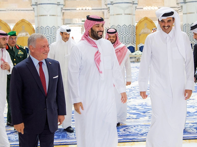 ولي العهد السعودي يستقبل ملك الأردن وأمير قطر في جدة