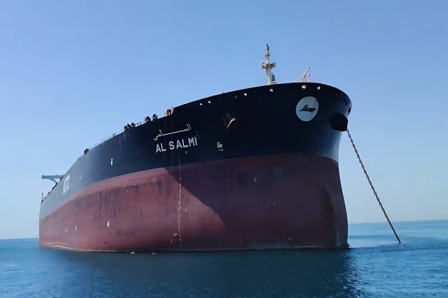 مؤسسة البترول: تعرض ناقلة نفط كويتية لاعتداء إيراني آثم بميناء دبي.. ولا إصابات بشرية