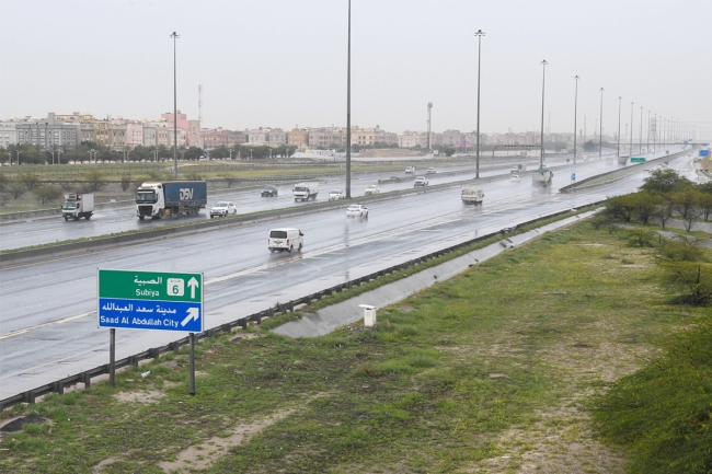 «الأشغال» تستنفر للتعامل مع تجمعات مياه الأمطار