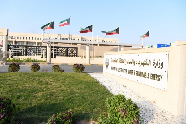 «الكهرباء»: استهداف محطتين للقوى الكهربائية وتقطير المياه بمسيّرات معادية