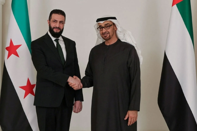 رئيس دولة الإمارات يبحث مع الشرع تطورات الأوضاع في المنطقة