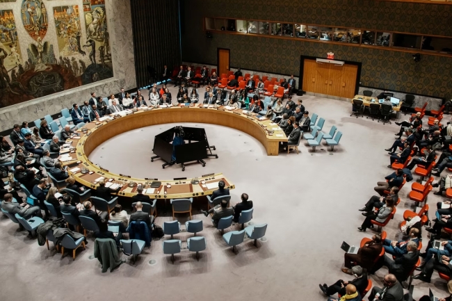 فيتو روسي - صيني على مشروع قرار بشأن فتح مضيق هرمز. قدمته البحرين عن المنامة والسعودية والكويت والإمارات وقطر والأردن 