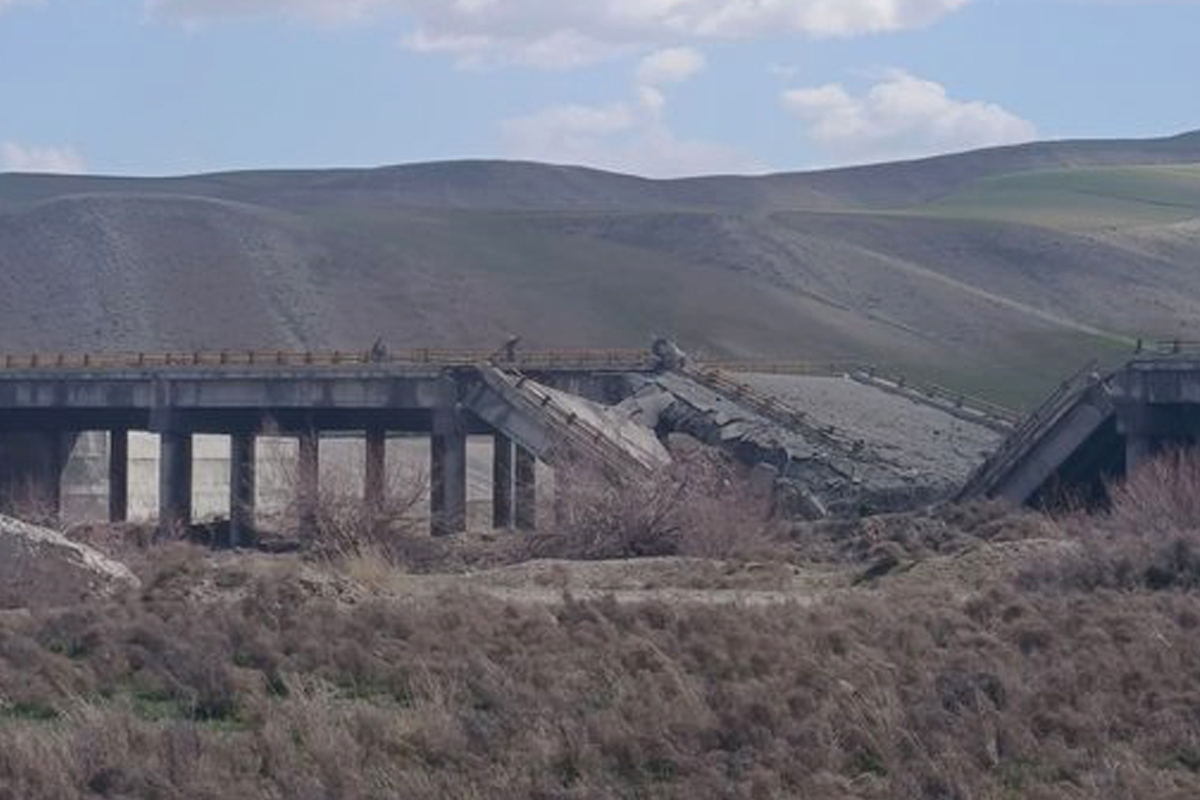 جسر في زنجان تعرّض للتدمير